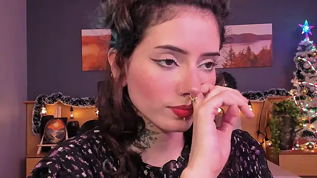 Snapshot of LiliJones_ chatting on December 11, 2024, 4:53 pm LiliJones online show from December 11, 2024, 4:53 pm