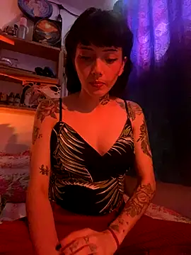 LiliJones  online show from December 18, 2025, 5:19 pm