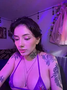 LiliJones  online show from April 25, 2026, 7:33 pm