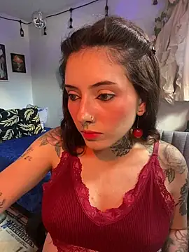 Snapshot of LiliJones_ chatting on May 4, 2026, 8:49 pm LiliJones online show from May 4, 2026, 8:49 pm