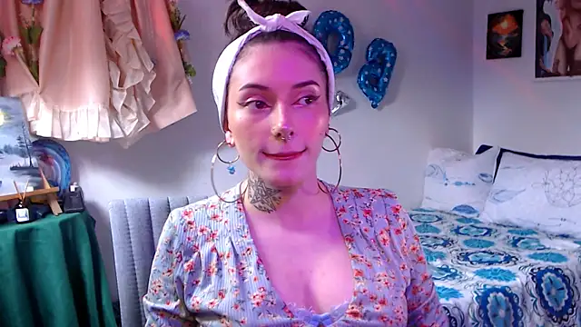 Snapshot of LiliJones_ chatting on May 8, 2026, 8:25 pm LiliJones online show from May 8, 2026, 8:25 pm