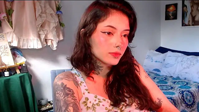 Snapshot of LiliJones_ chatting on May 10, 2026, 8:58 pm LiliJones online show from May 10, 2026, 8:58 pm