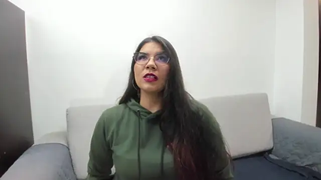 Luna Dumont online show from December 4, 2025, 11:08 am