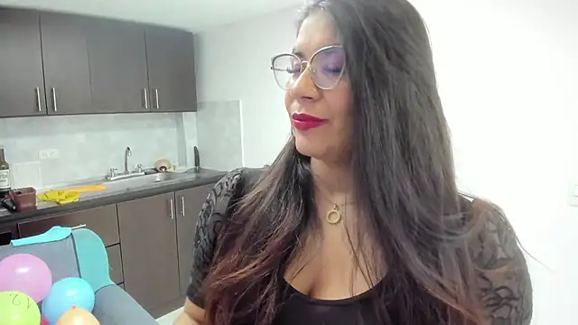 Luna Dumont online show from December 14, 2025, 11:26 am