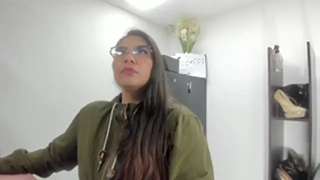 Luna Dumont online show from January 12, 2026, 11:15 am