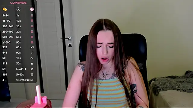 Kimmberr online show from December 1, 2025, 3:55 am