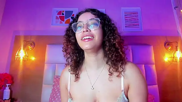 Snapshot of Dollar-girl chatting on January 9, 2025, 12:09 pm Dollar-girl online show from January 9, 2025, 12:09 pm