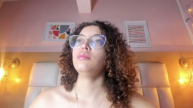 Snapshot of Dollar-girl chatting on January 15, 2025, 3:18 pm Dollar-girl online show from January 15, 2025, 3:18 pm