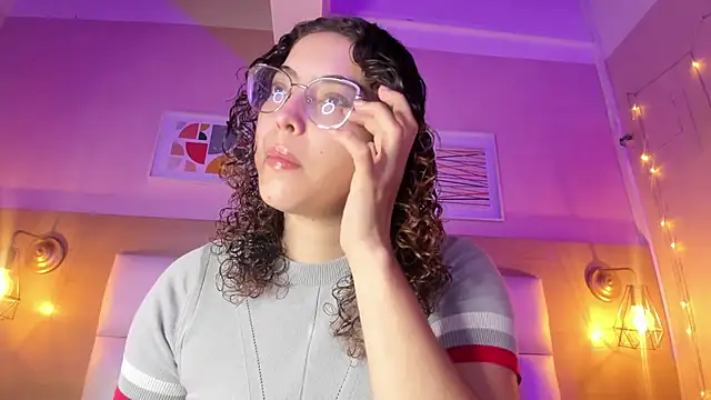 Snapshot of Dollar-girl chatting on January 26, 2025, 12:01 pm Dollar-girl online show from January 26, 2025, 12:01 pm