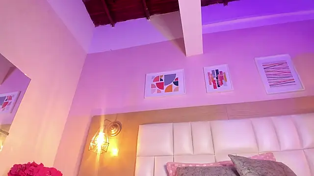 Snapshot of Dollar-girl chatting on January 27, 2025, 12:16 pm Dollar-girl online show from January 27, 2025, 12:16 pm