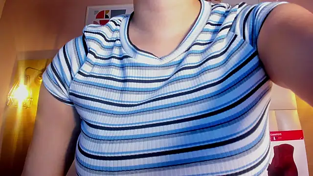 Snapshot of Dollar-girl chatting on January 30, 2025, 11:55 am Dollar-girl online show from January 30, 2025, 11:55 am