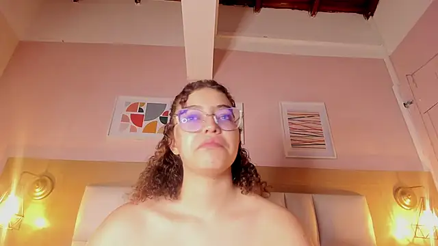 Snapshot of Dollar-girl chatting on January 31, 2025, 3:00 pm Dollar-girl online show from January 31, 2025, 3:00 pm