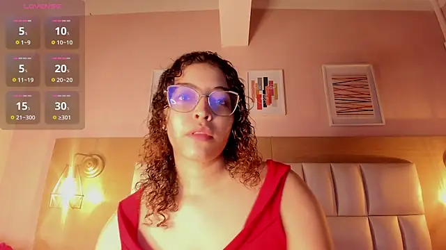 Snapshot of Dollar-girl chatting on February 1, 2025, 11:43 am Dollar-girl online show from February 1, 2025, 11:43 am