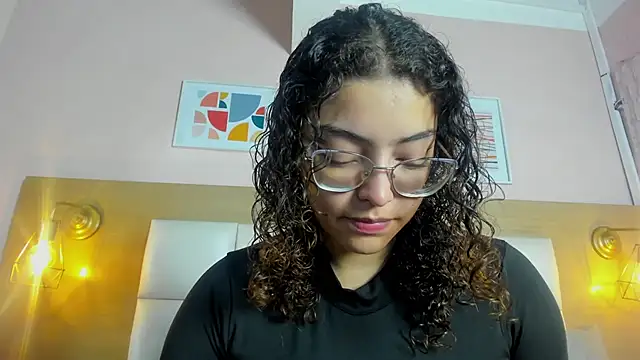 Snapshot of Dollar-girl chatting on March 6, 2025, 11:47 am Dollar-girl online show from March 6, 2025, 11:47 am