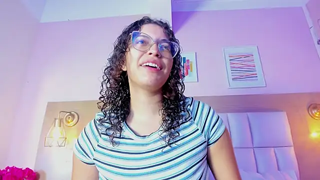 Snapshot of Dollar-girl chatting on March 9, 2025, 11:36 am Dollar-girl online show from March 9, 2025, 11:36 am