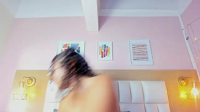 Snapshot of Dollar-girl chatting on March 10, 2025, 7:40 pm Dollar-girl online show from March 10, 2025, 7:40 pm