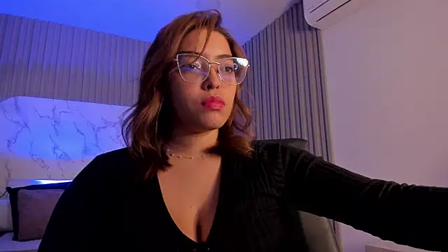 Dollar-girl online show from July 14, 2026, 4:39 am