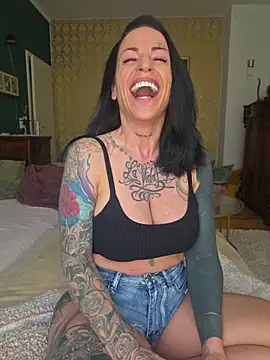 Snapshot of EmilyDiazofficial chatting on July 25, 2026, 11:41 am EmilyDiazofficial online show from July 25, 2026, 11:41 am