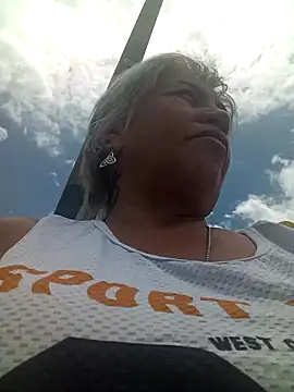 Snapshot of DirtyBIianca chatting on September 13, 2025, 5:24 pm DirtyBIianca online show from September 13, 2025, 5:24 pm