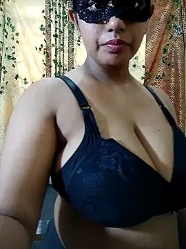 Snapshot of OneDisplay chatting on December 8, 2024, 9:24 am OneDisplay online show from December 8, 2024, 9:24 am