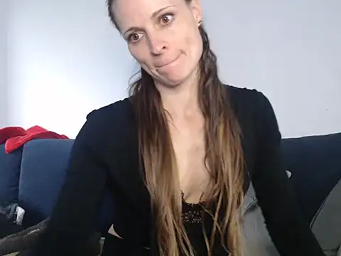 naikah714 online show from February 18, 2025, 2:06 pm