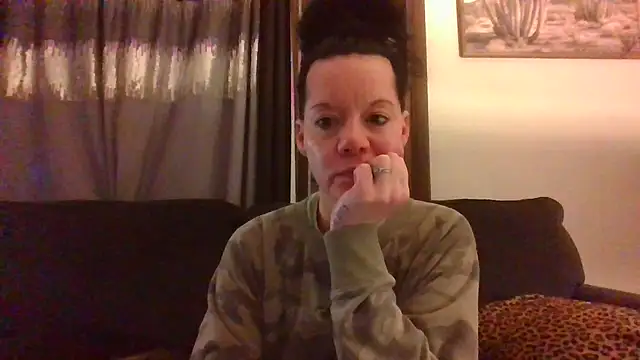 Snapshot of SidneyRaee chatting on December 4, 2024, 4:38 pm SidneyRaee online show from December 4, 2024, 4:38 pm