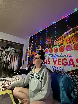 Snapshot of SidneyRaee chatting on December 26, 2024, 6:43 pm SidneyRaee online show from December 26, 2024, 6:43 pm