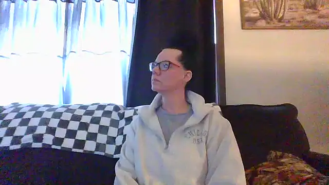 Snapshot of SidneyRaee chatting on January 2, 2025, 5:39 pm SidneyRaee online show from January 2, 2025, 5:39 pm