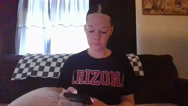 Snapshot of SidneyRaee chatting on January 24, 2025, 8:32 pm SidneyRaee online show from January 24, 2025, 8:32 pm