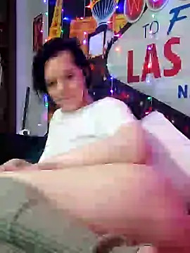 Snapshot of SidneyRaee chatting on February 5, 2025, 8:14 pm SidneyRaee online show from February 5, 2025, 8:14 pm