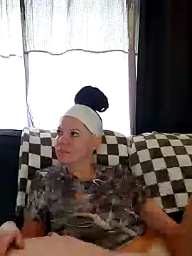 Snapshot of SidneyRaee chatting on March 19, 2025, 6:55 pm SidneyRaee online show from March 19, 2025, 6:55 pm