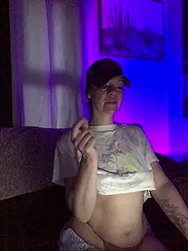 Snapshot of SidneyRaee chatting on September 27, 2025, 12:32 pm SidneyRaee online show from September 27, 2025, 12:32 pm