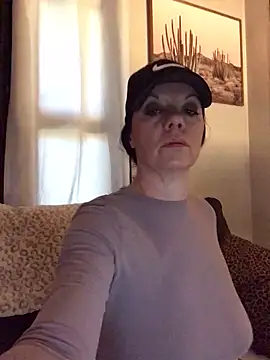 Snapshot of SidneyRaee chatting on October 10, 2025, 4:28 pm SidneyRaee online show from October 10, 2025, 4:28 pm