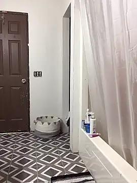 Snapshot of SidneyRaee chatting on October 18, 2025, 12:17 pm SidneyRaee online show from October 18, 2025, 12:17 pm