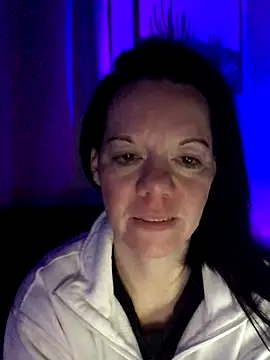 Snapshot of SidneyRaee chatting on November 10, 2025, 11:42 am SidneyRaee online show from November 10, 2025, 11:42 am