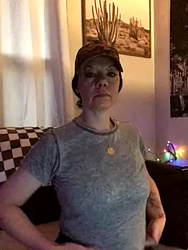 Snapshot of SidneyRaee chatting on November 18, 2025, 4:44 pm SidneyRaee online show from November 18, 2025, 4:44 pm