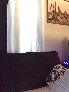 SidneyRaee online show from December 5, 2025, 5:09 pm