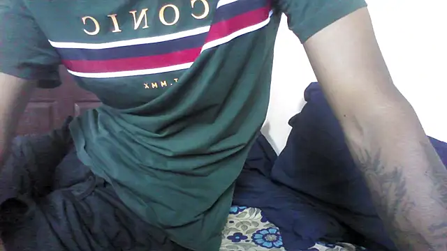 Snapshot of just_fucks chatting on September 18, 2025, 10:28 am just fucks online show from September 18, 2025, 10:28 am