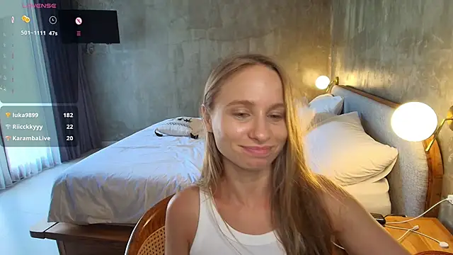 Mad1en online show from July 5, 2026, 4:52 am