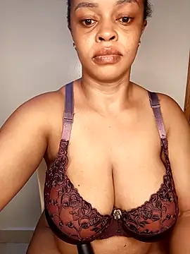 Snapshot of boobsnipplian chatting on February 24, 2025, 4:27 am boobsnipplian online show from February 24, 2025, 4:27 am