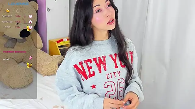 Snapshot of SophiaLiu chatting on February 16, 2025, 9:16 pm SophiaLiu online show from February 16, 2025, 9:16 pm