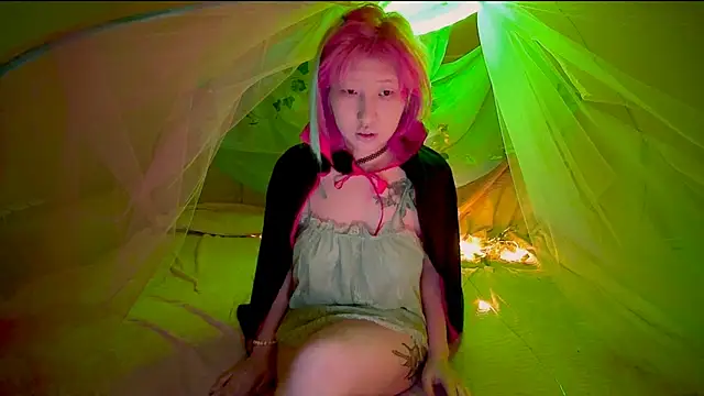 Snapshot of Akemilun chatting on November 2, 2025, 11:56 am Akemilun online show from November 2, 2025, 11:56 am