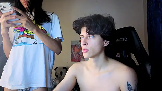 angelitofemboy online show from December 1, 2025, 11:10 pm