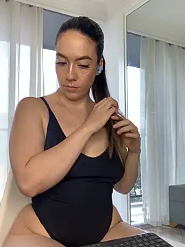 ImAlicee online show from February 5, 2025, 10:01 pm