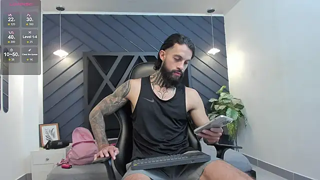 Snapshot of Apolo_Bianco_ chatting on September 18, 2025, 11:18 pm Apolo Bianco online show from September 18, 2025, 11:18 pm