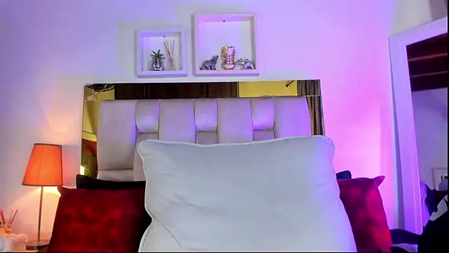 Snapshot of emmy_r chatting on September 26, 2025, 12:09 pm emmy r online show from September 26, 2025, 12:09 pm