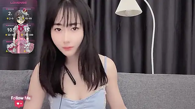 qiqi-- online show from December 13, 2024, 2:38 pm