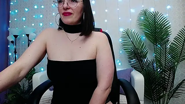 Camelia Lillie online show from March 16, 2026, 1:22 am