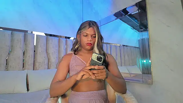 Snapshot of ari_monet chatting on May 28, 2026, 11:40 am ari monet online show from May 28, 2026, 11:40 am