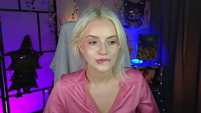 Snapshot of ImBonBon chatting on November 7, 2025, 11:49 pm ImBonBon online show from November 7, 2025, 11:49 pm